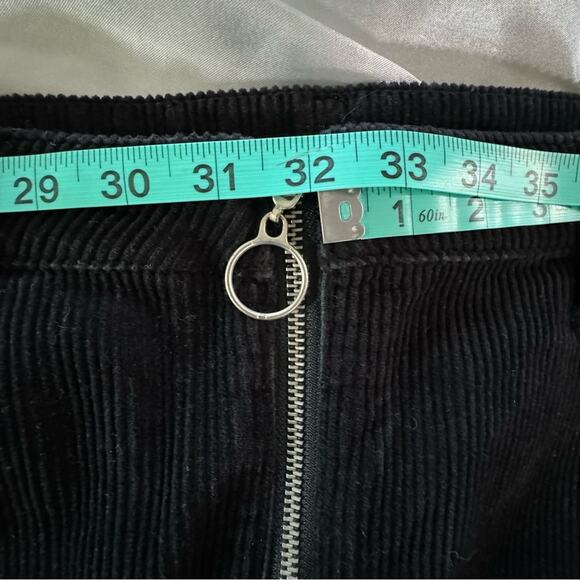 Y2K Black Corduroy Mini Zipper Skirt Size 9 Arizona Jean Co. - Picture 7 of 9